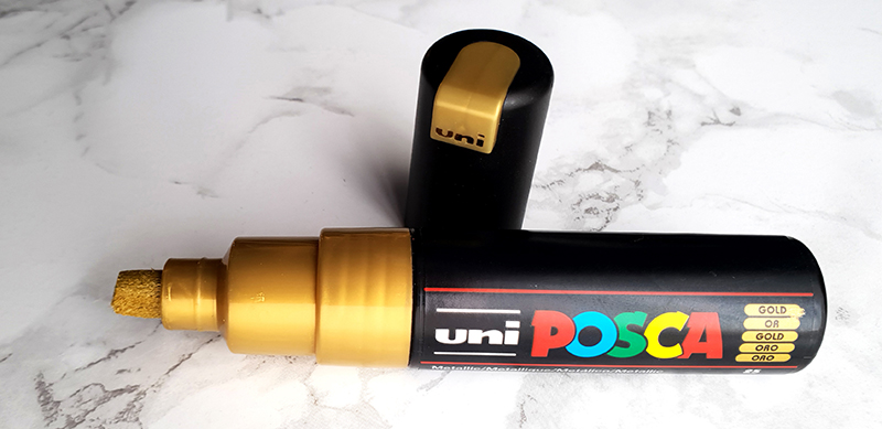 Uni Posca goud